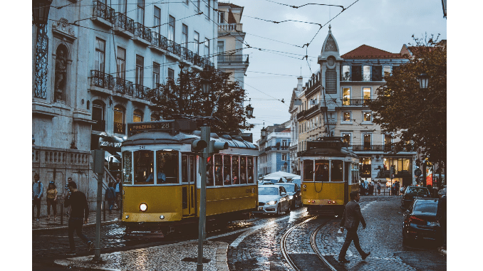 As conquistas da Revolução dos Cravos
